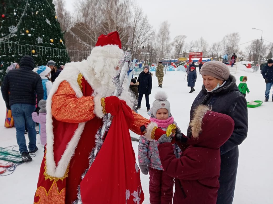 В Чистополе прошли рождественские гуляния (ФОТОРЕПОРТАЖ)