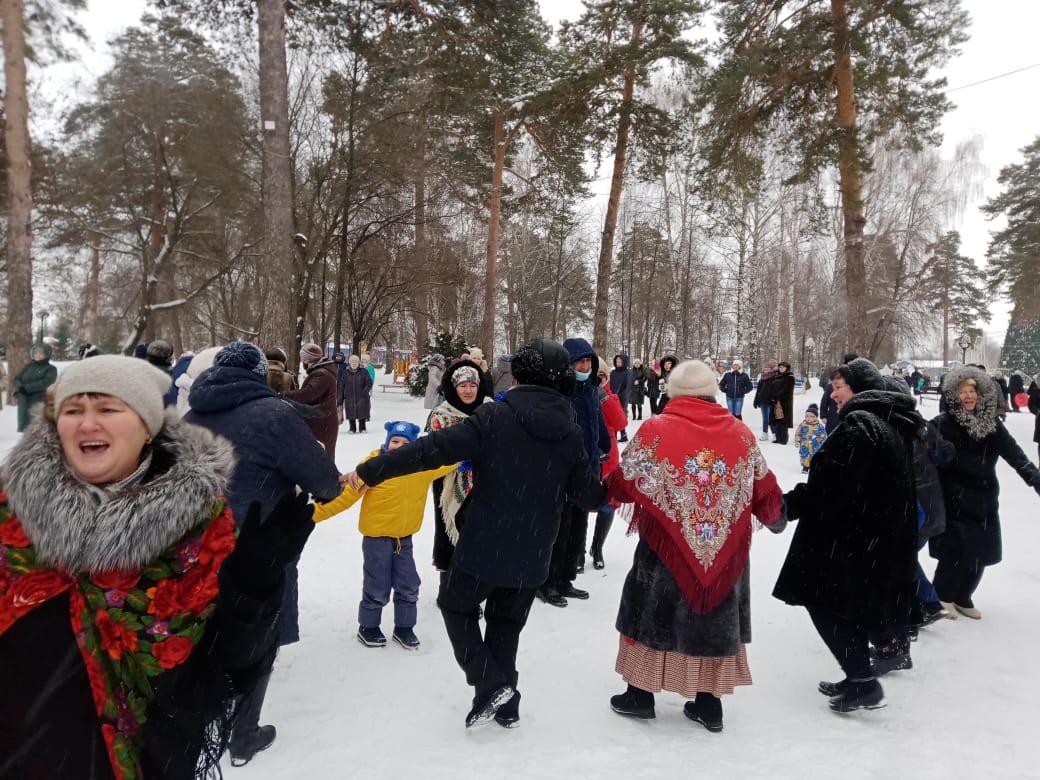 В Чистополе прошли рождественские гуляния (ФОТОРЕПОРТАЖ)