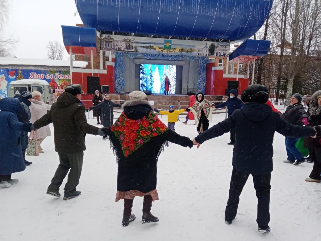 В Чистополе прошли рождественские гуляния (ФОТОРЕПОРТАЖ)