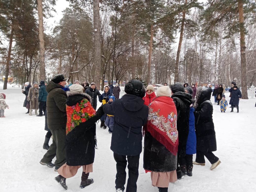 В Чистополе прошли рождественские гуляния (ФОТОРЕПОРТАЖ)