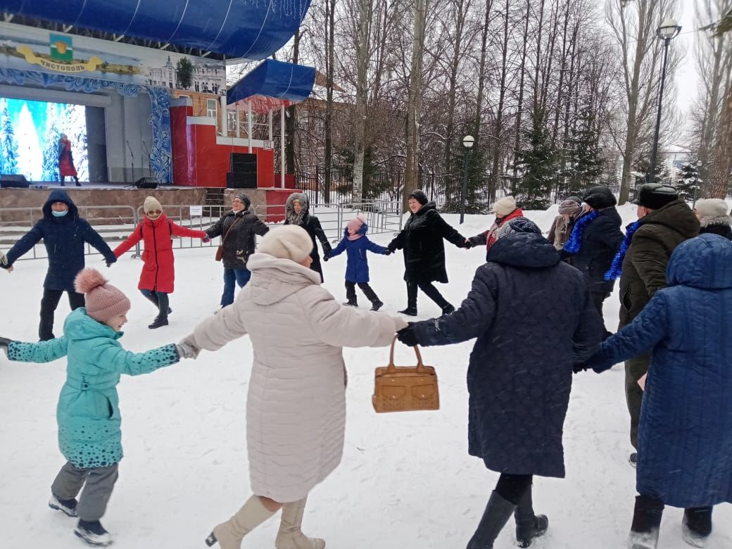 В Чистополе прошли рождественские гуляния (ФОТОРЕПОРТАЖ)