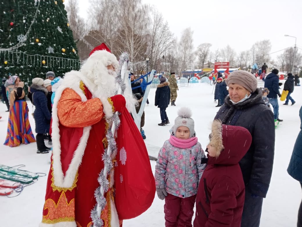 В Чистополе прошли рождественские гуляния (ФОТОРЕПОРТАЖ)