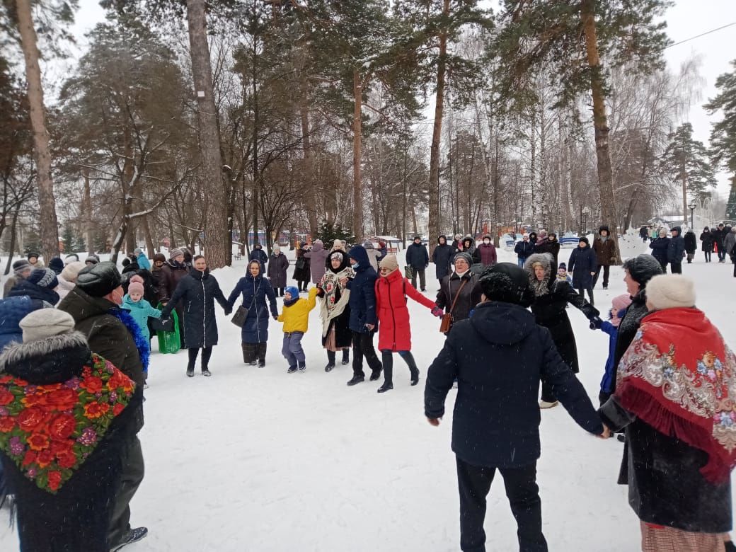 В Чистополе прошли рождественские гуляния (ФОТОРЕПОРТАЖ)