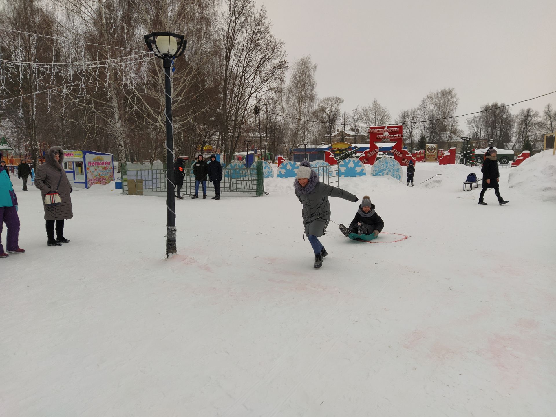 В Чистополе прошли рождественские гуляния (ФОТОРЕПОРТАЖ)