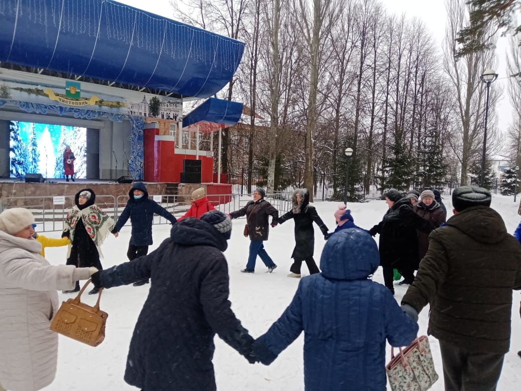 В Чистополе прошли рождественские гуляния (ФОТОРЕПОРТАЖ)