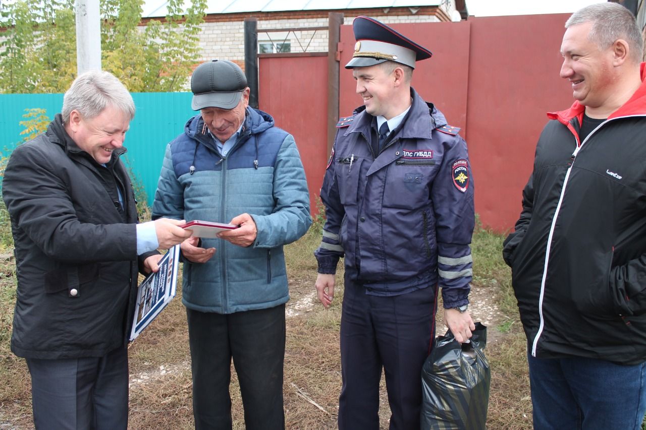 Ветеранов чистопольской ГИБДД поздравили с праздником