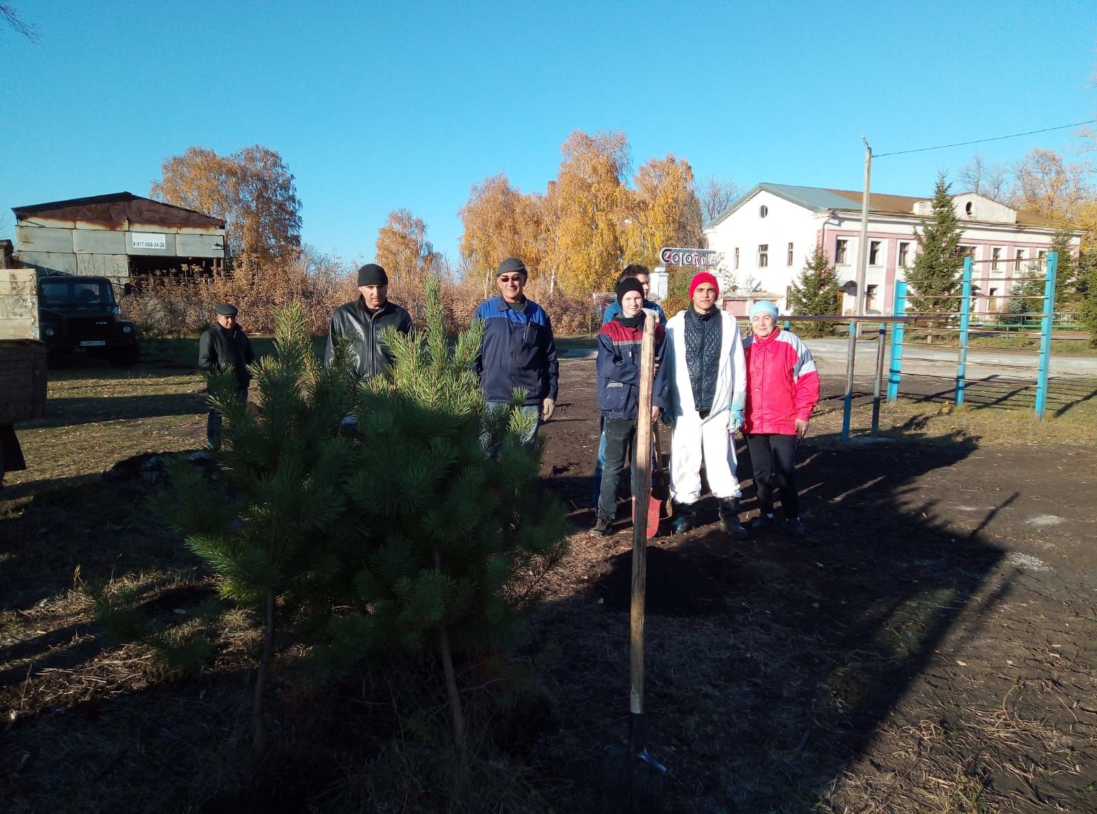 В Чистополе на территории будущего сквера посадили деревья