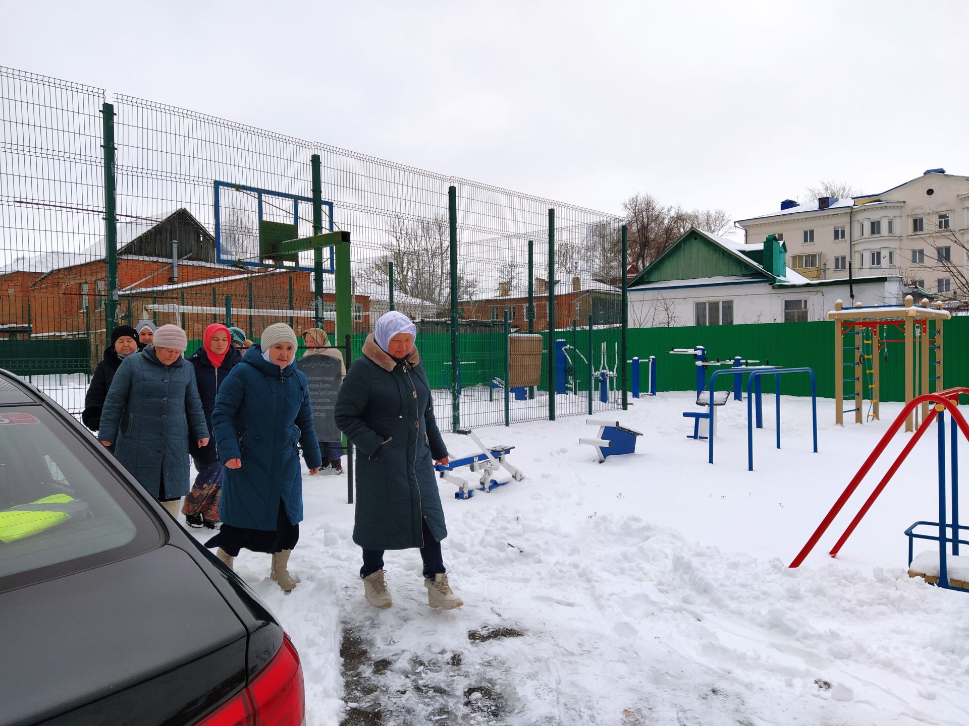 В двух микрорайонах Чистополя появились новые спортивные тренажеры