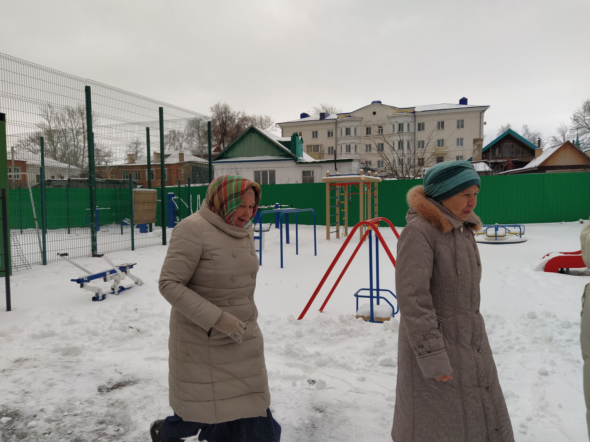 В двух микрорайонах Чистополя появились новые спортивные тренажеры