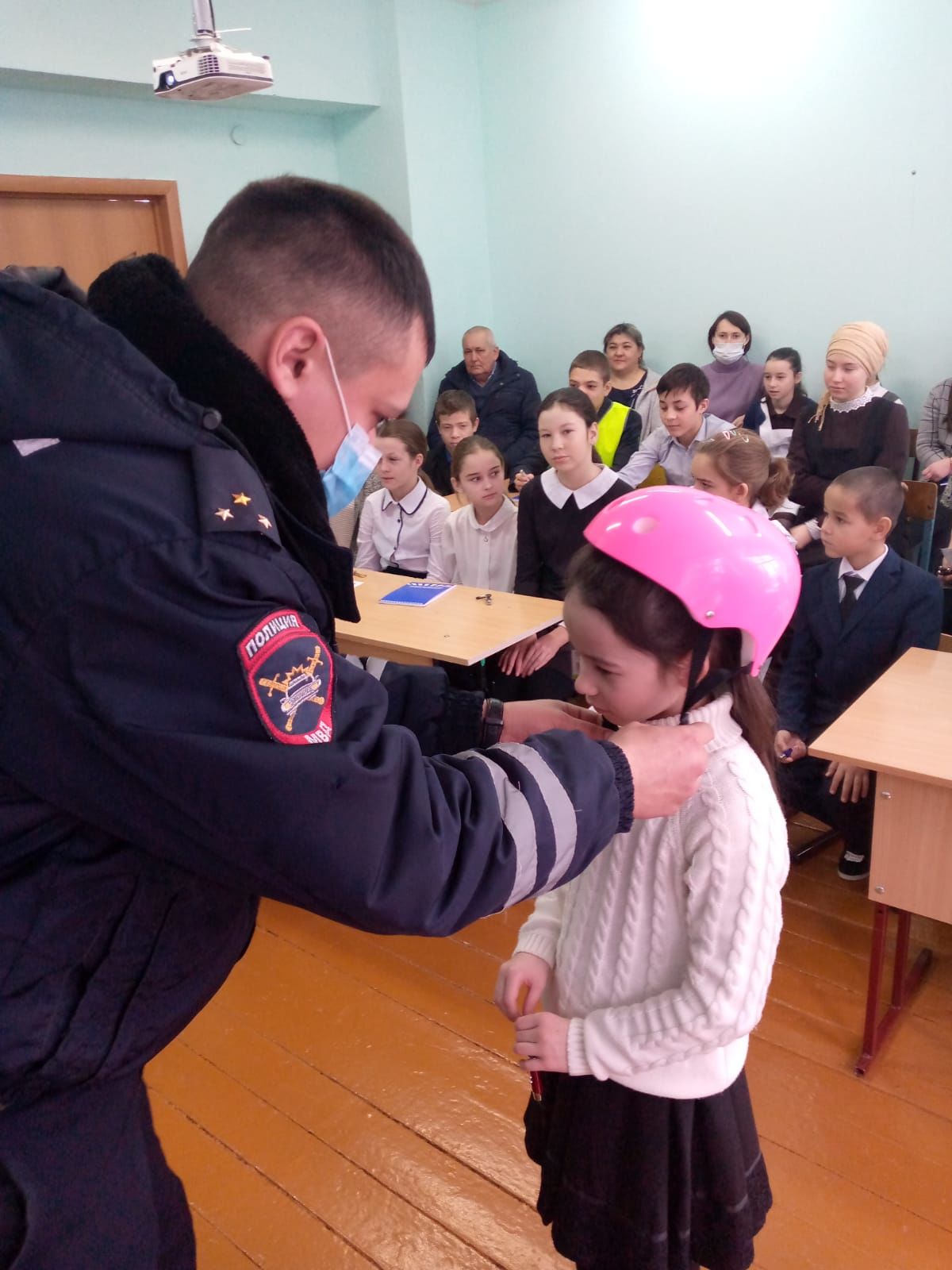 Сотрудники чистопольской ГАИ напомнили сельским школьникам о ПДД