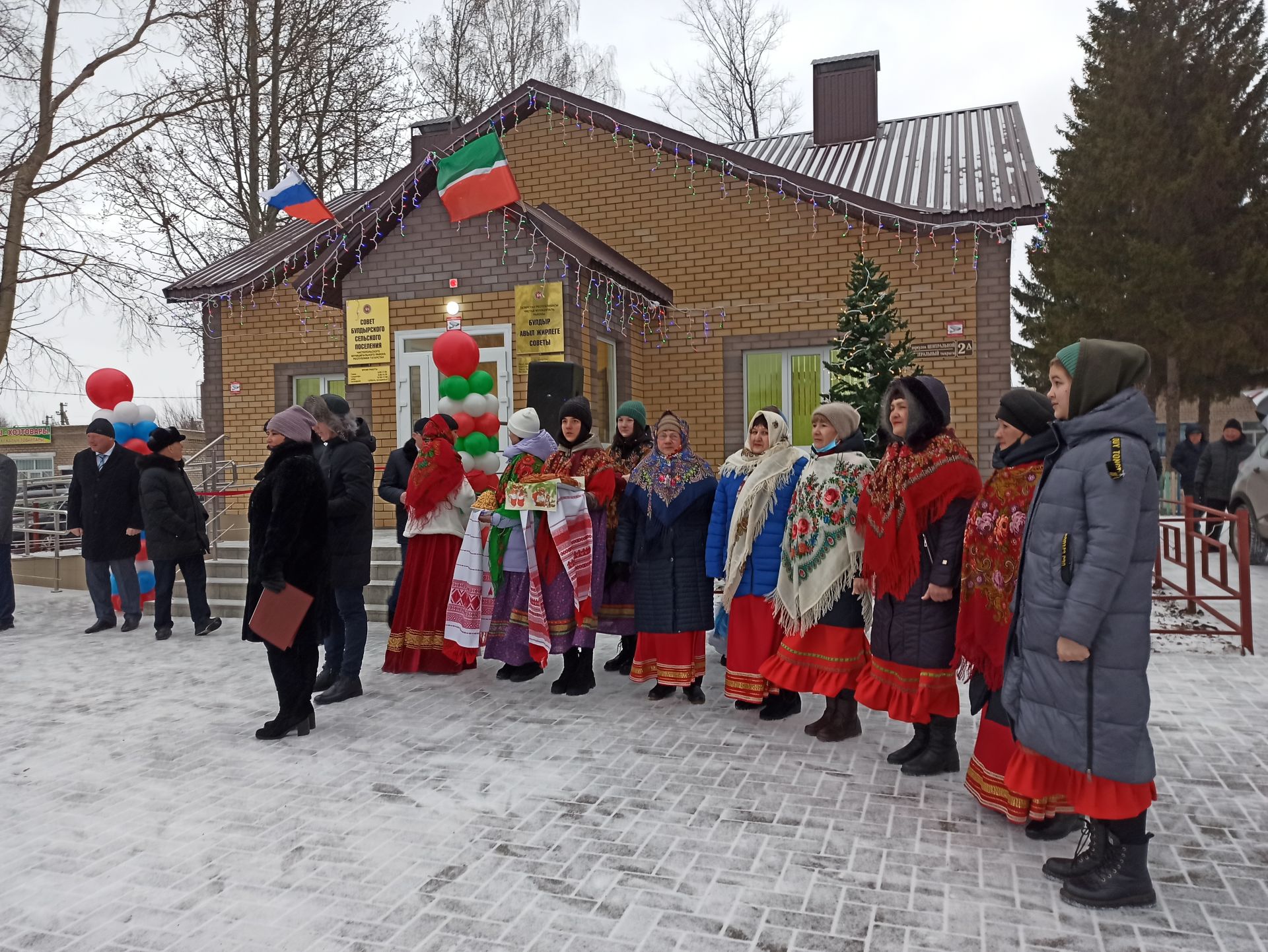 В Чистопольском районе открылось новое здание исполкома сельского поселения (фоторепортаж)