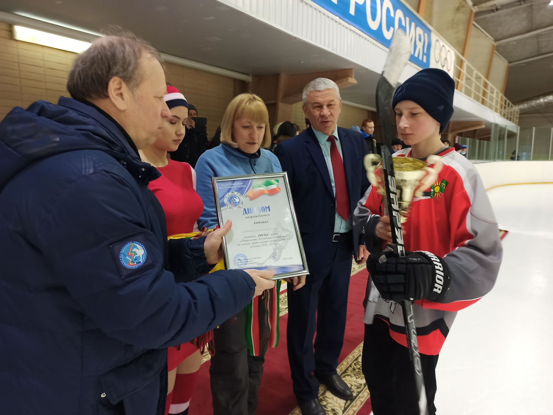 В финальных матчах в Чистополе определились победители республиканского Первенства по хоккею (фоторепортаж)