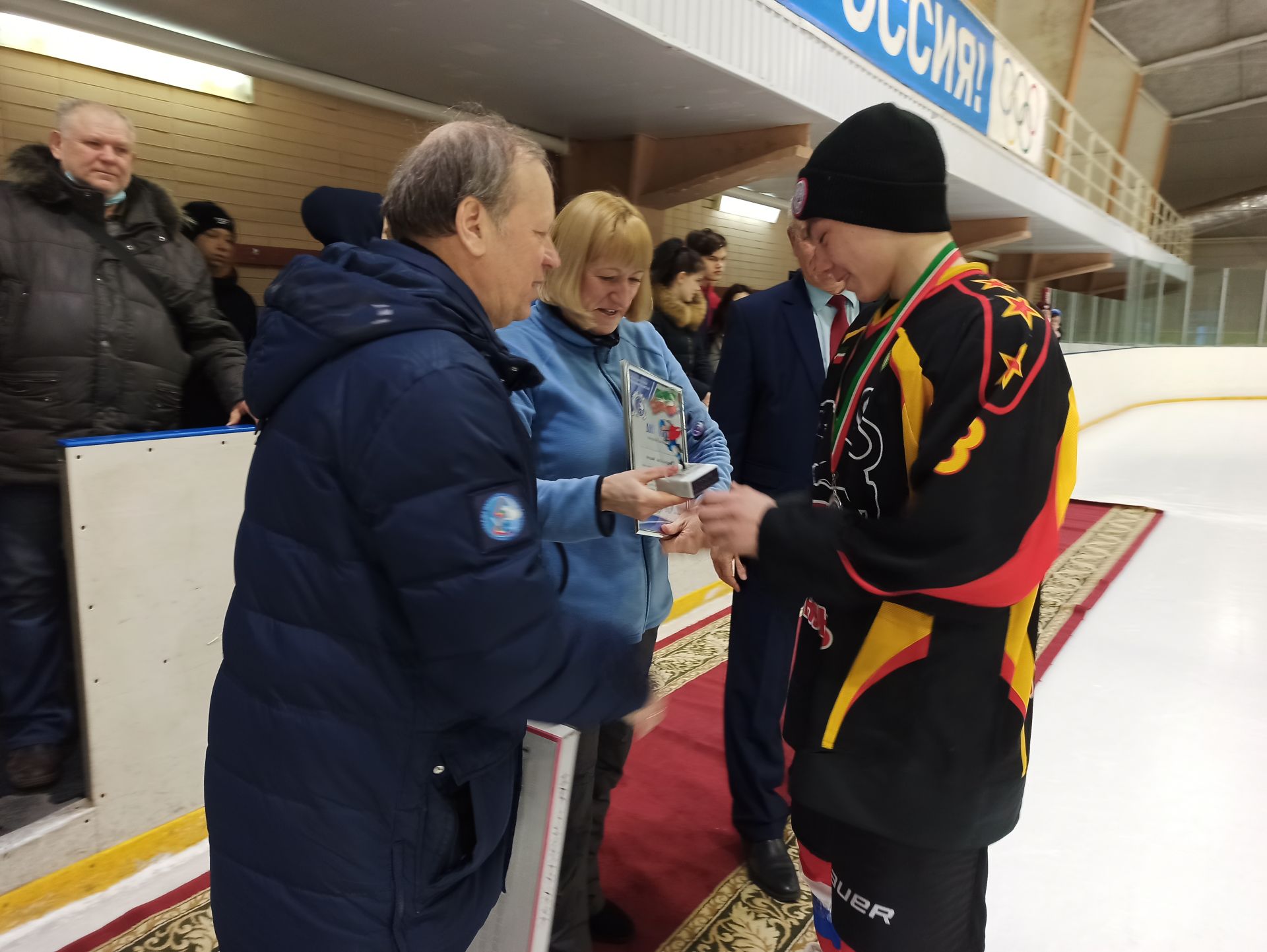 В финальных матчах в Чистополе определились победители республиканского Первенства по хоккею (фоторепортаж)