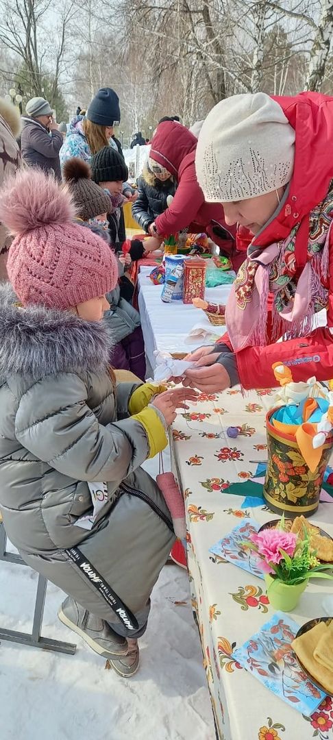 В Чистополе празднуют Широкую масленицу (фоторепортаж)