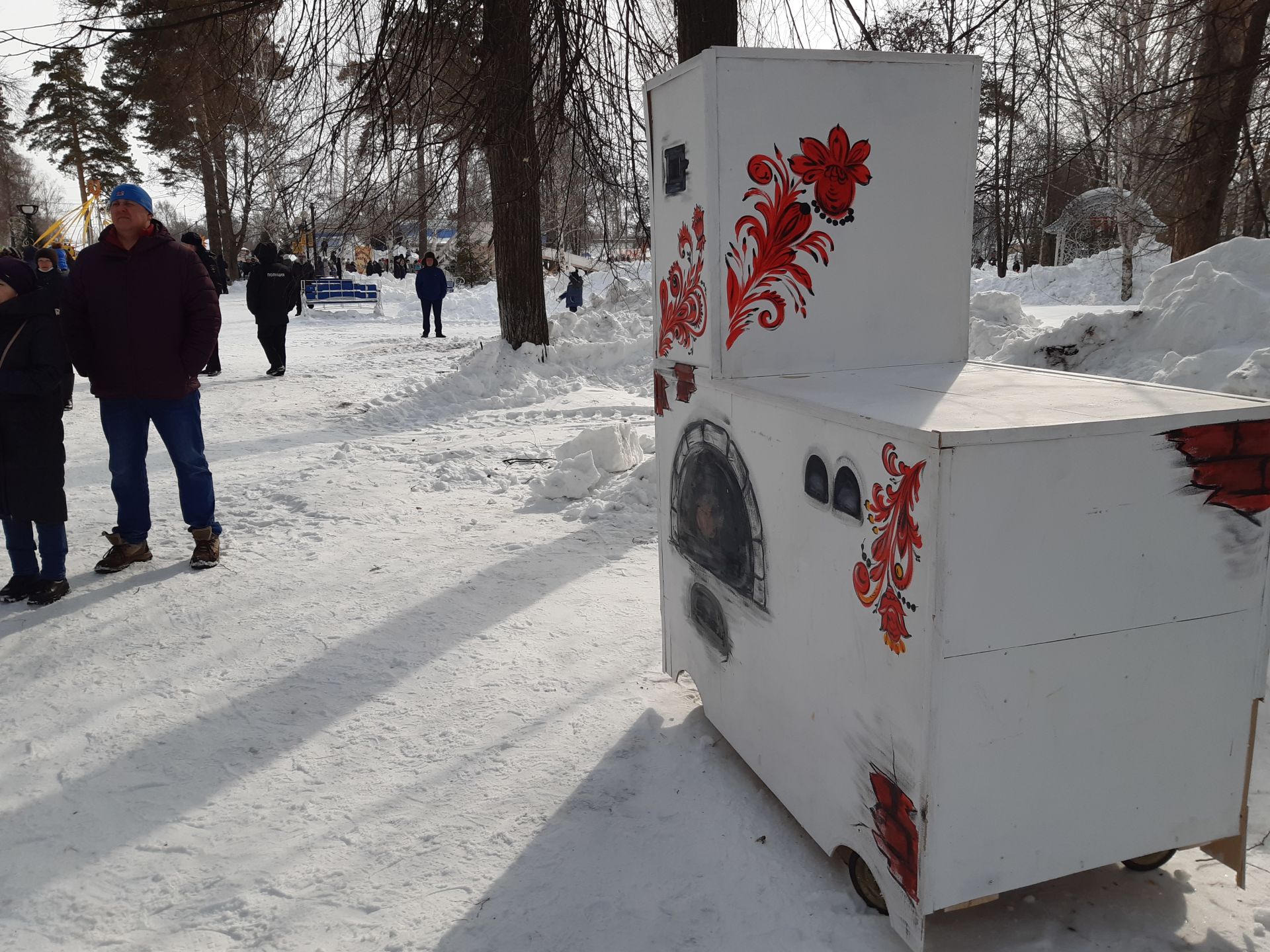 В Чистополе празднуют Широкую масленицу (фоторепортаж)