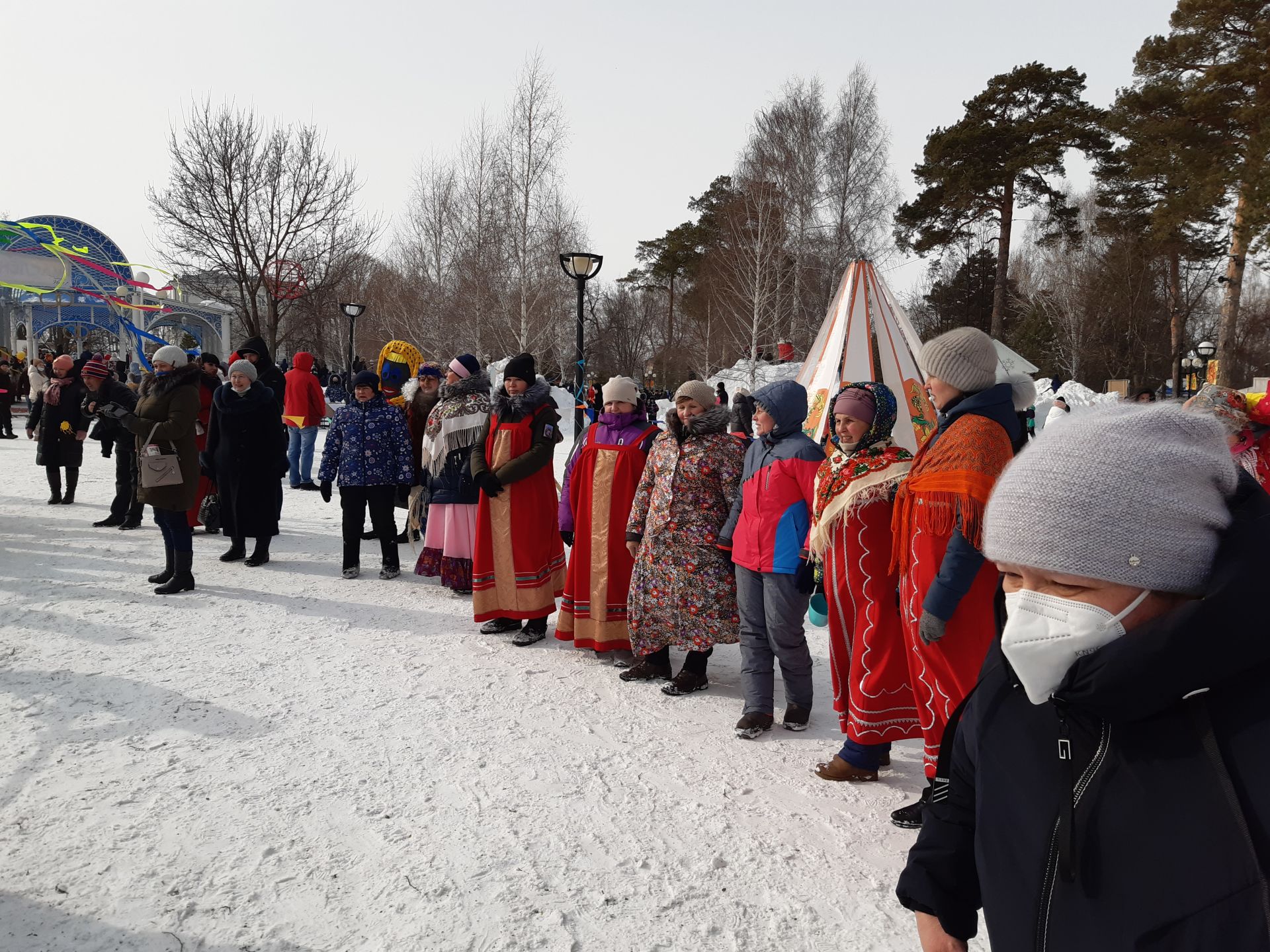 В Чистополе празднуют Широкую масленицу (фоторепортаж)