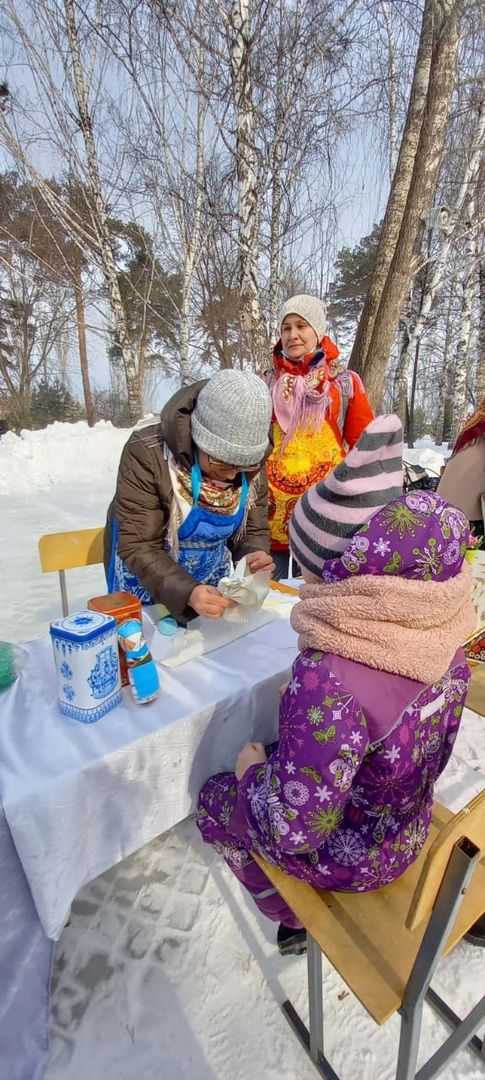 В Чистополе празднуют Широкую масленицу (фоторепортаж)