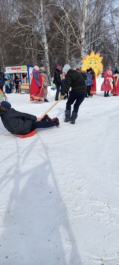 В Чистополе празднуют Широкую масленицу (фоторепортаж)