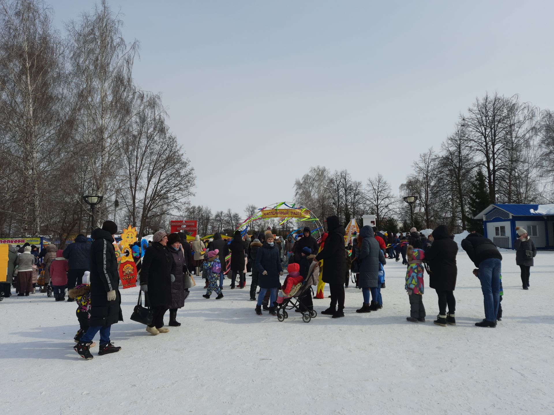 В Чистополе празднуют Широкую масленицу (фоторепортаж)