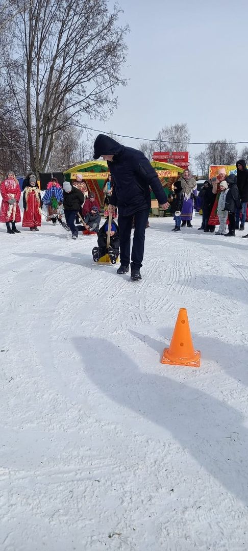 В Чистополе празднуют Широкую масленицу (фоторепортаж)