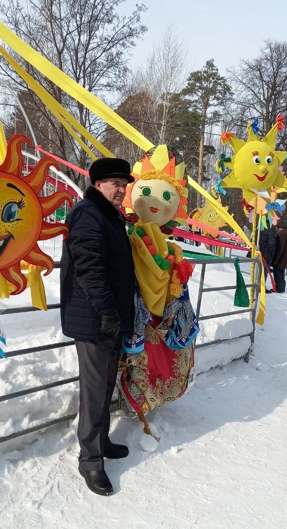 В Чистополе празднуют Широкую масленицу (фоторепортаж)