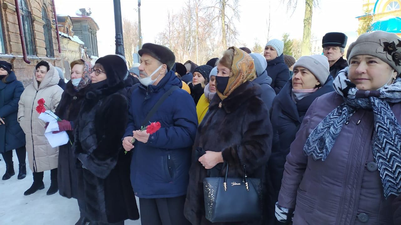 В Чистополе появилась мемориальная доска в честь памяти Нины Харитоновой