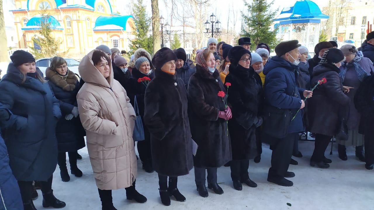 В Чистополе появилась мемориальная доска в честь памяти Нины Харитоновой