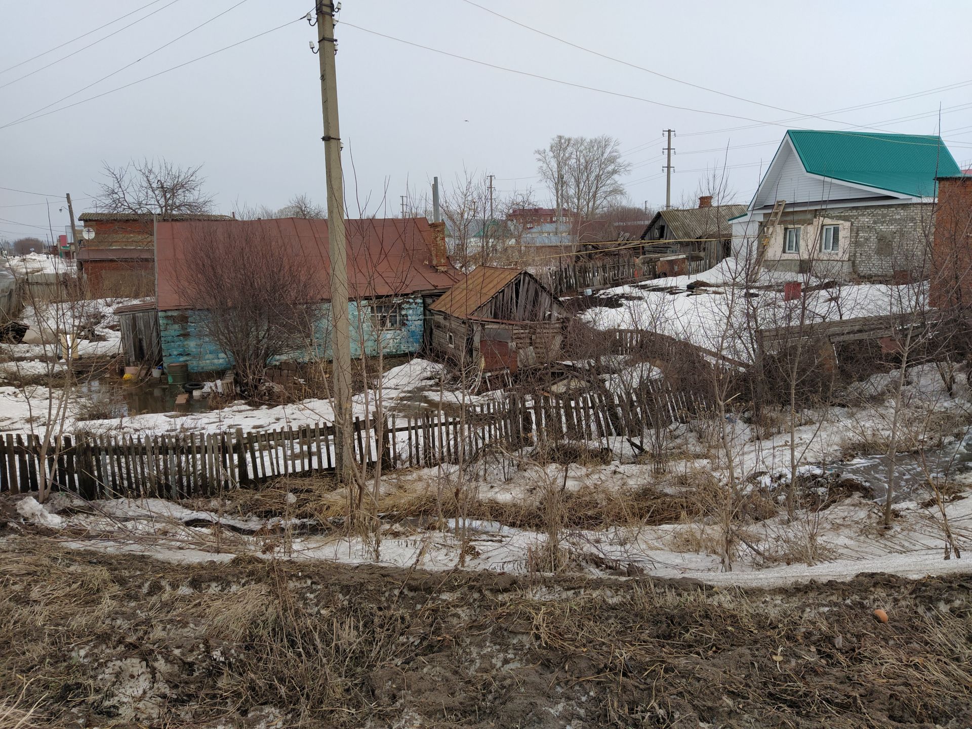 В Чистополе ситуация с подтоплением домов на улице Хамзина повторяется