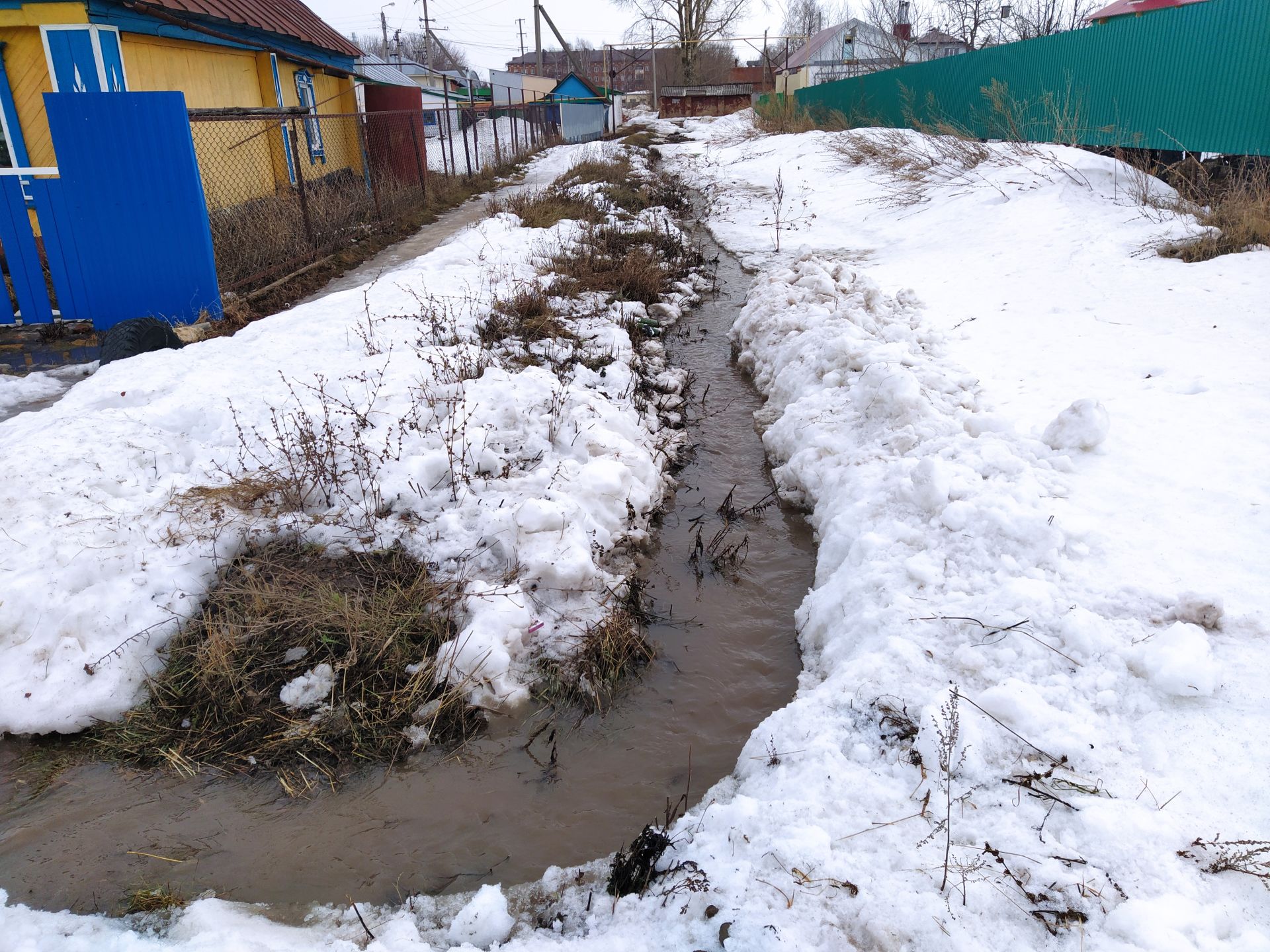 В Чистополе ситуация с подтоплением домов на улице Хамзина повторяется