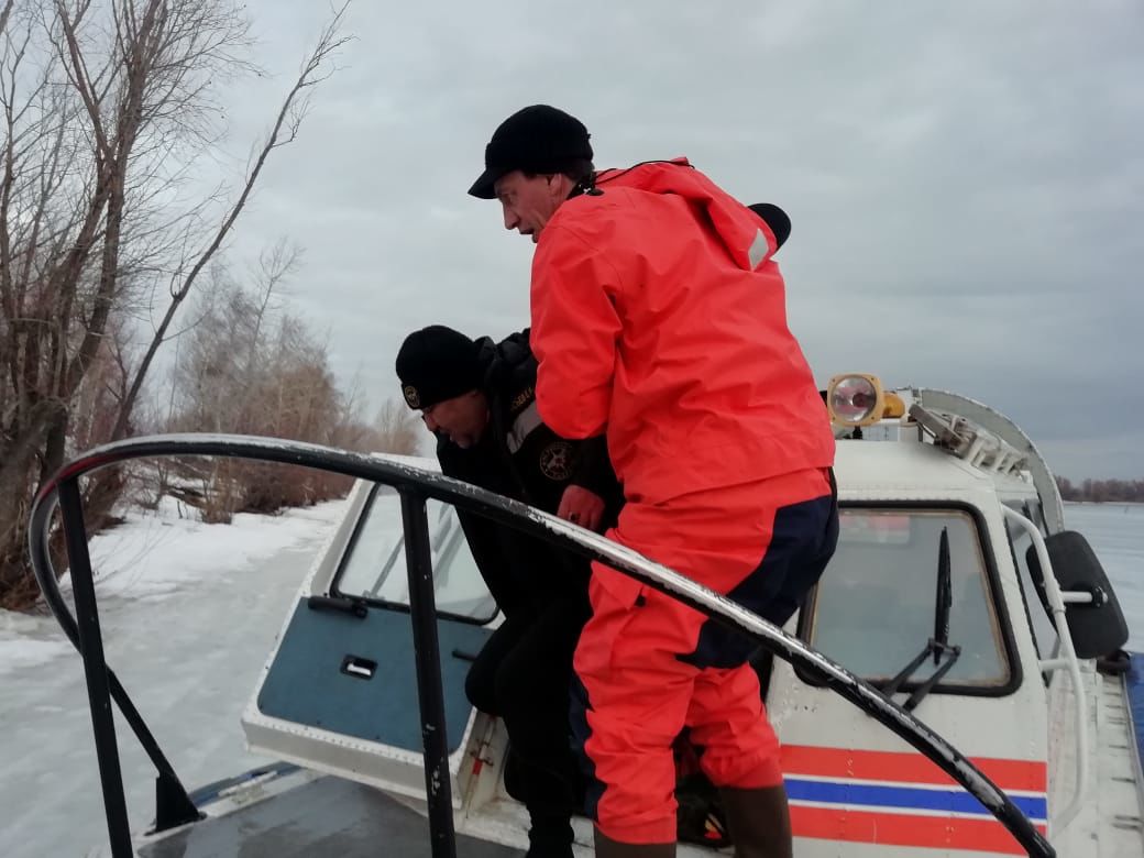 Сотрудники ГИМС предупреждают чистопольцев об опасности на весеннем льду