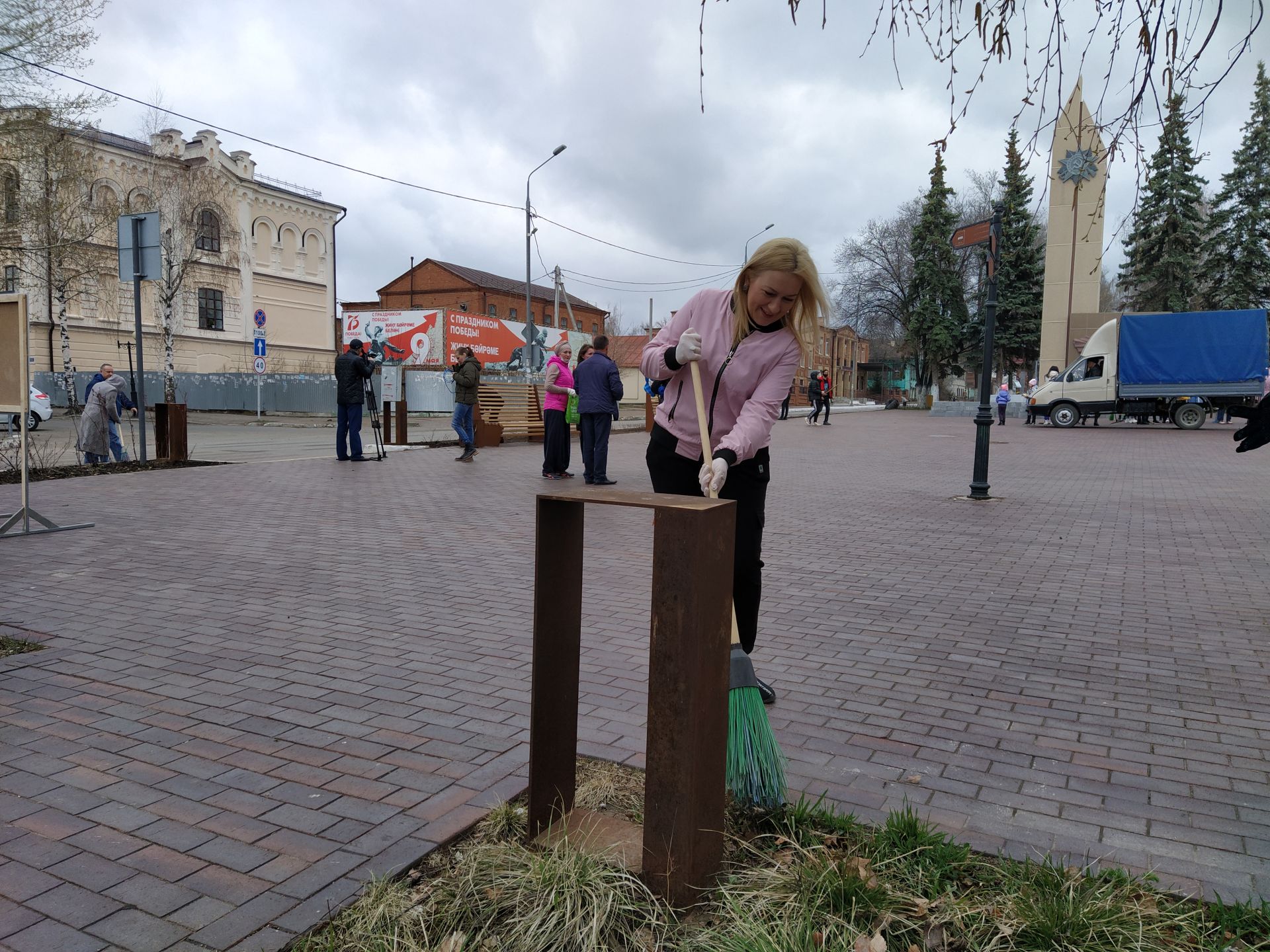 Чистопольцы массово вышли на Всероссийский субботник