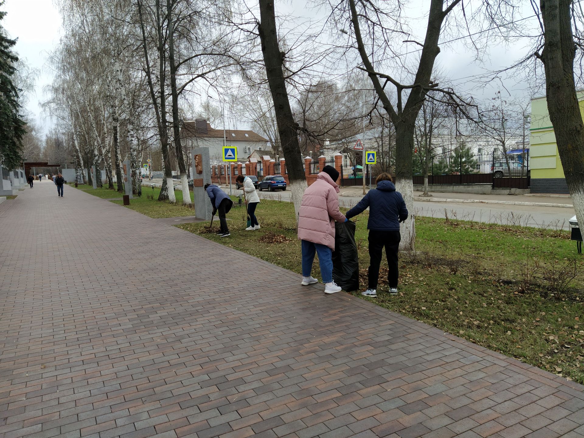 Чистопольцы массово вышли на Всероссийский субботник