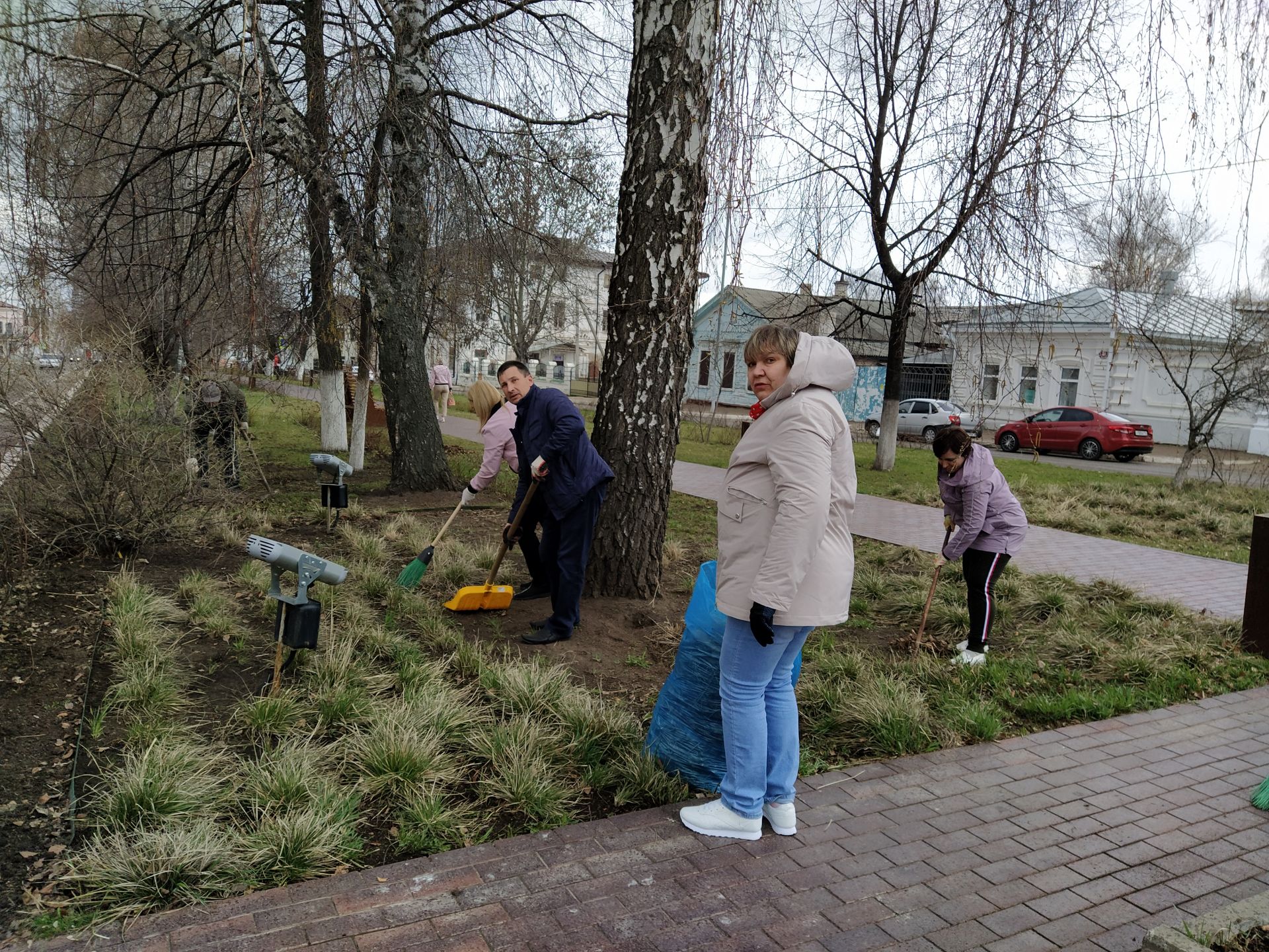 Чистопольцы массово вышли на Всероссийский субботник