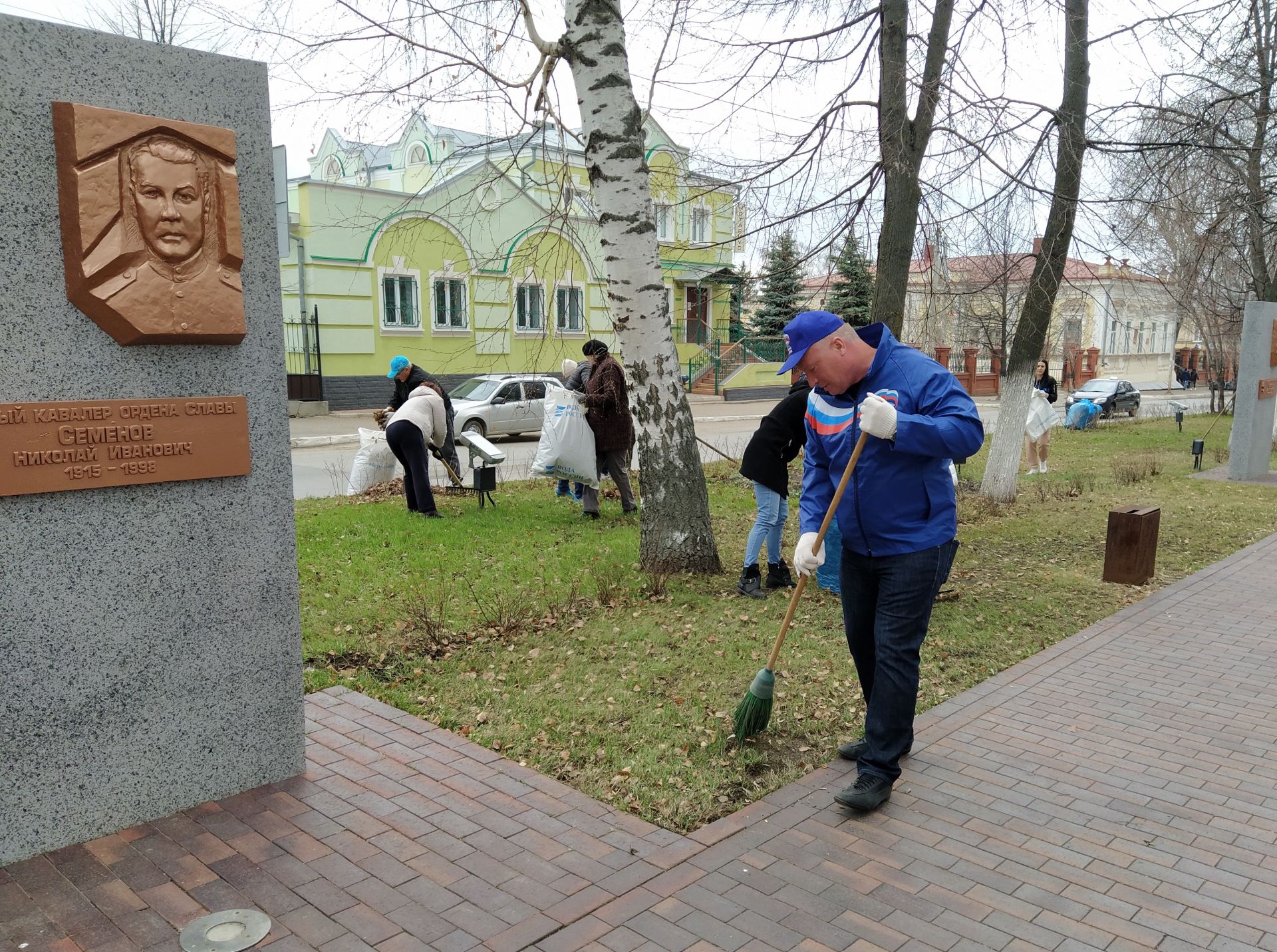 Глава Чистопольского района принял участие во Всероссийском субботнике