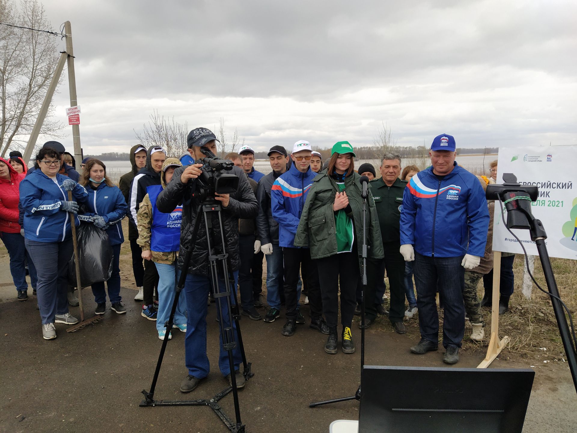 В рамках Всероссийского субботника чистопольцы очистили территорию набережной