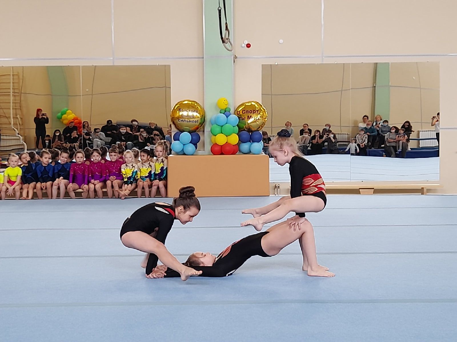 В чистопольской спортивной школе «Гимнаст» прошло первенство по акробатике