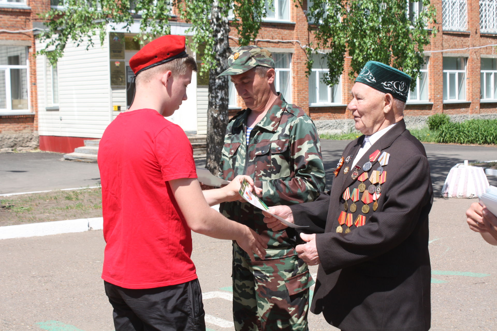 В Чистополе завершились военно-полевые сборы учащихся десятых классов