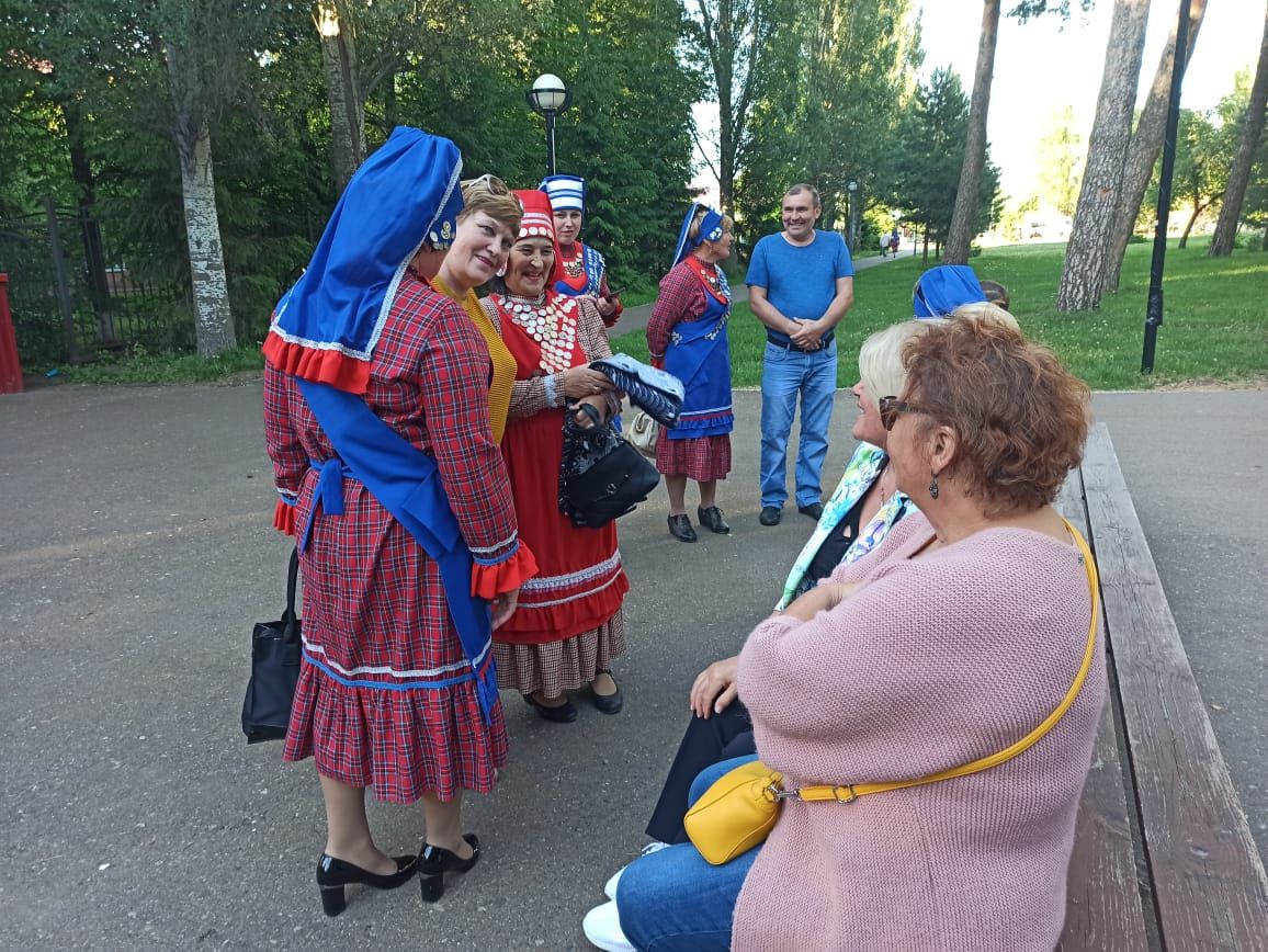 Месячник  кряшенской культуры в Чистополе завершился зажигательным концертом под открытым небом (фоторепортаж)