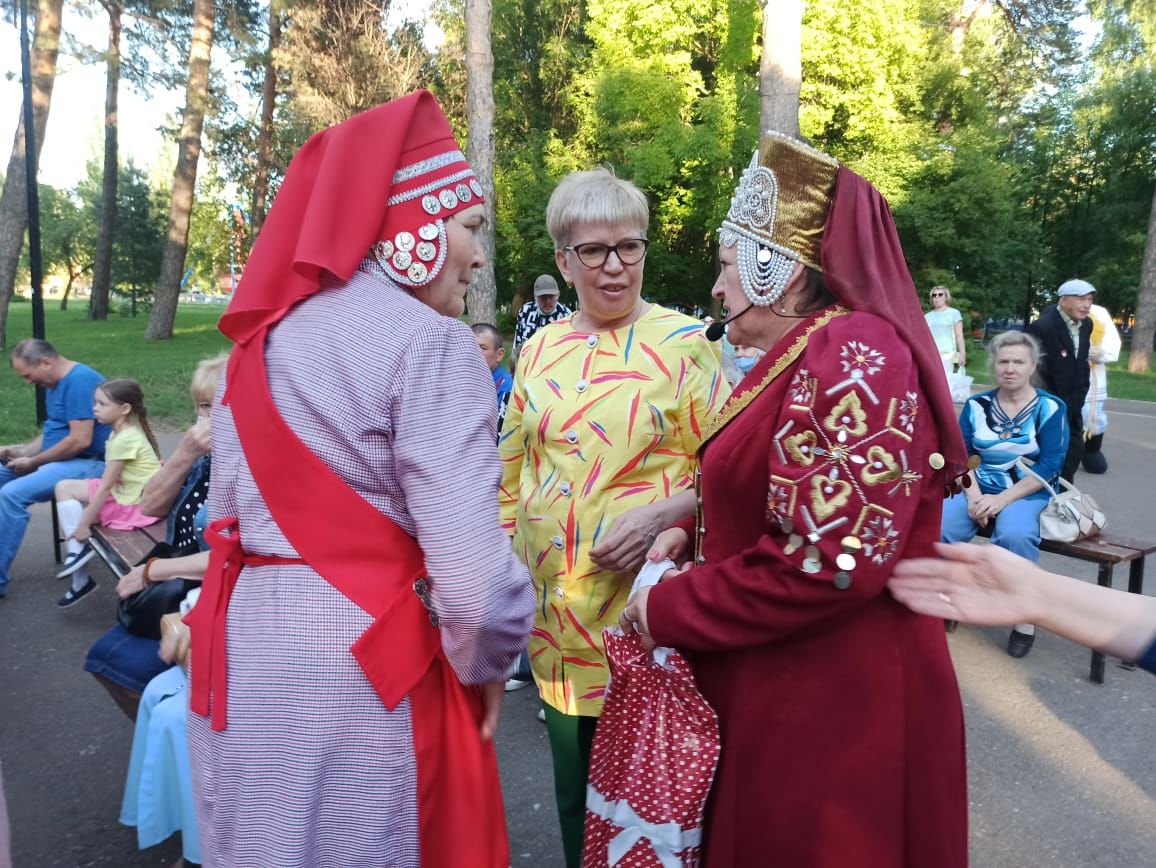 Месячник  кряшенской культуры в Чистополе завершился зажигательным концертом под открытым небом (фоторепортаж)