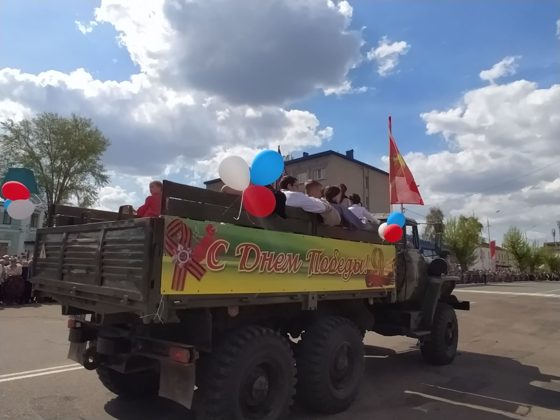 В Чистополе отпраздновали 76 годовщину Великой Победы (ФОТОРЕПОРТАЖ)