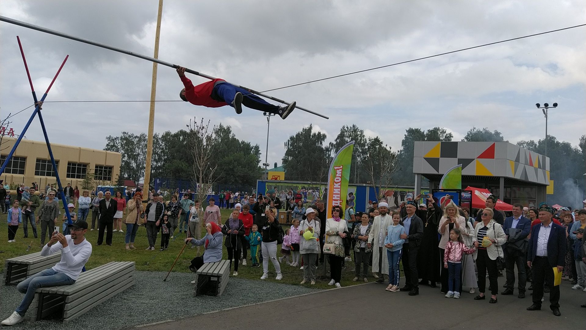 Гости чистопольского Сабантуя посетили национальные подворья