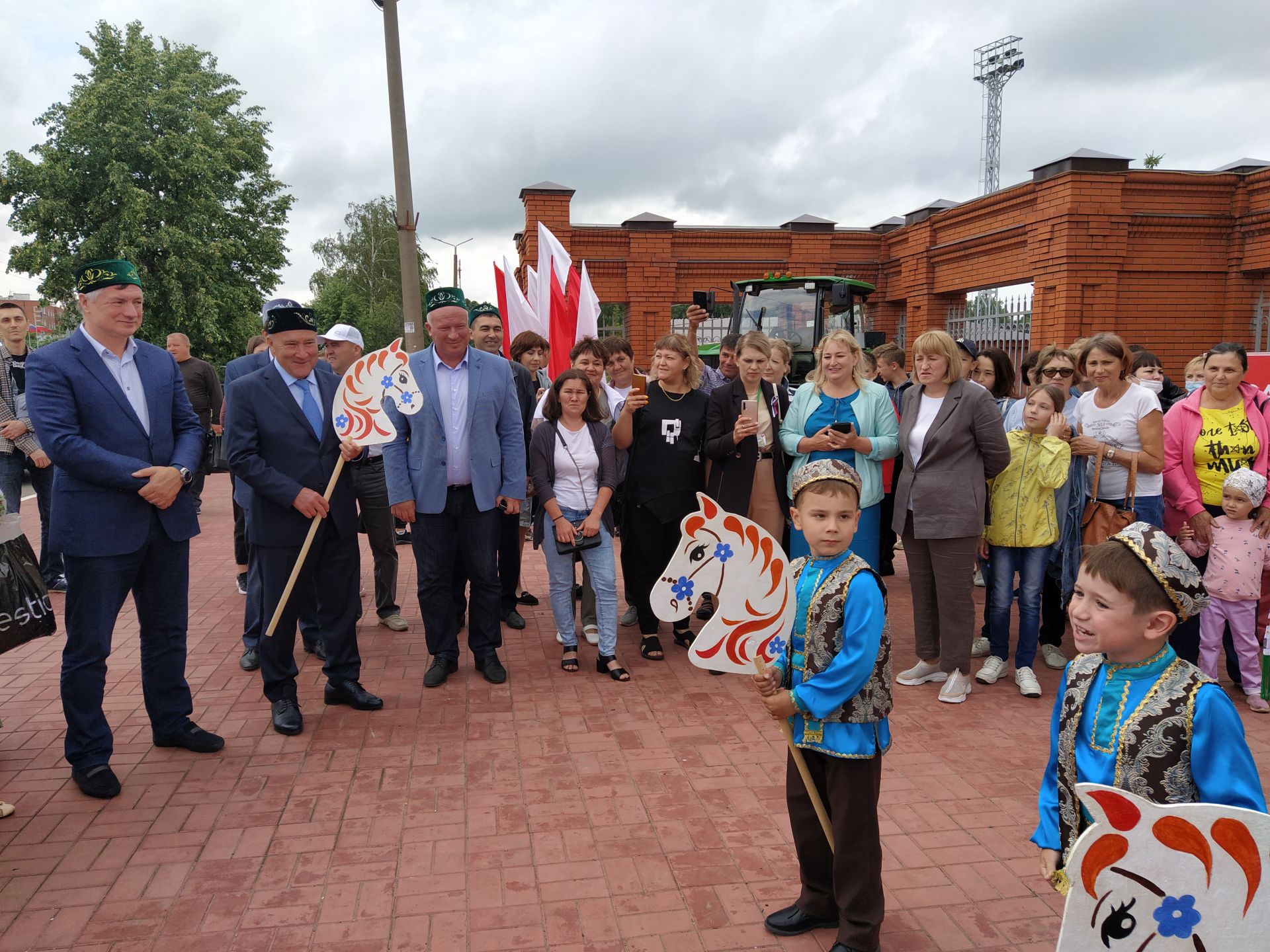 Гости чистопольского Сабантуя посетили национальные подворья