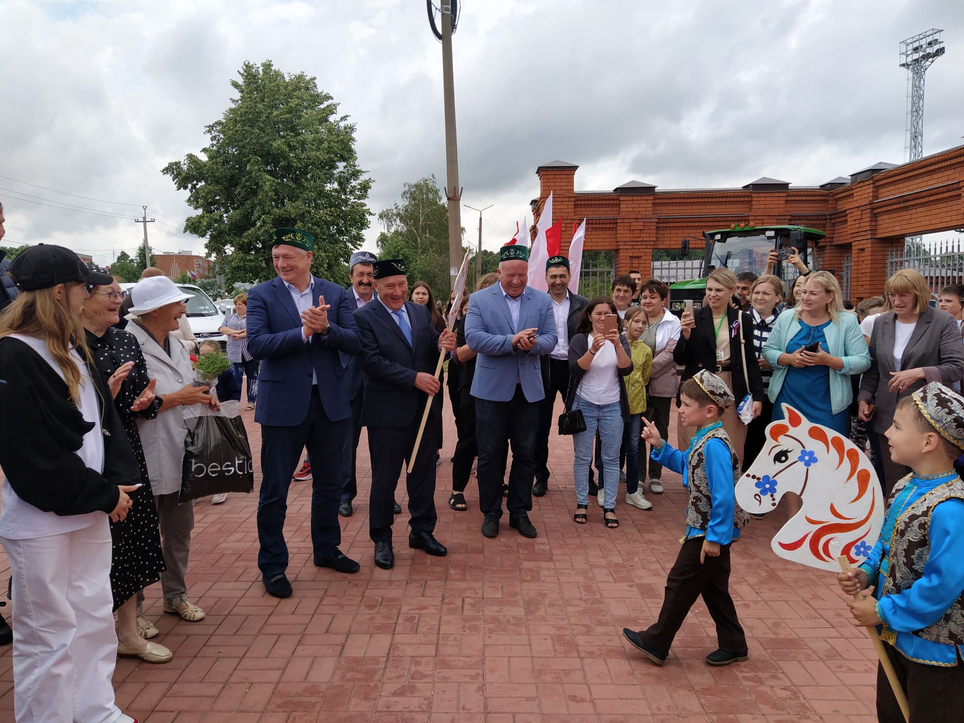 Гости чистопольского Сабантуя посетили национальные подворья