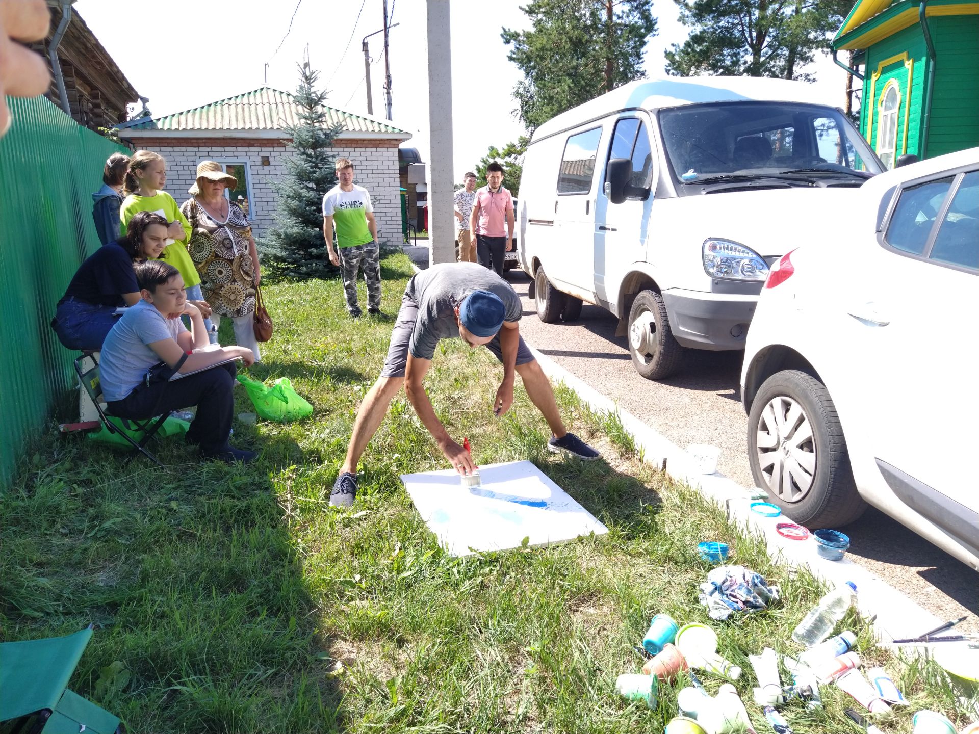 Казанский художник представил передвижную выставку в Чистополе