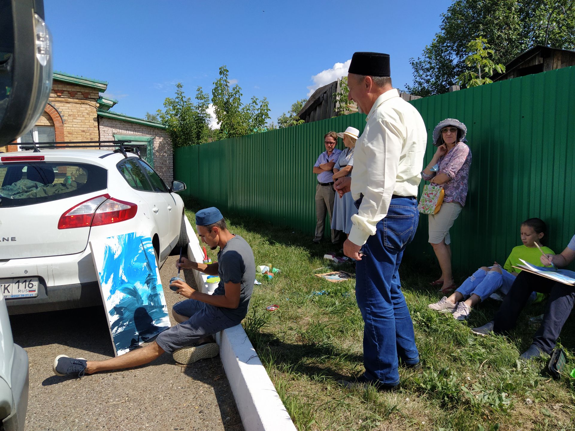 Казанский художник представил передвижную выставку в Чистополе