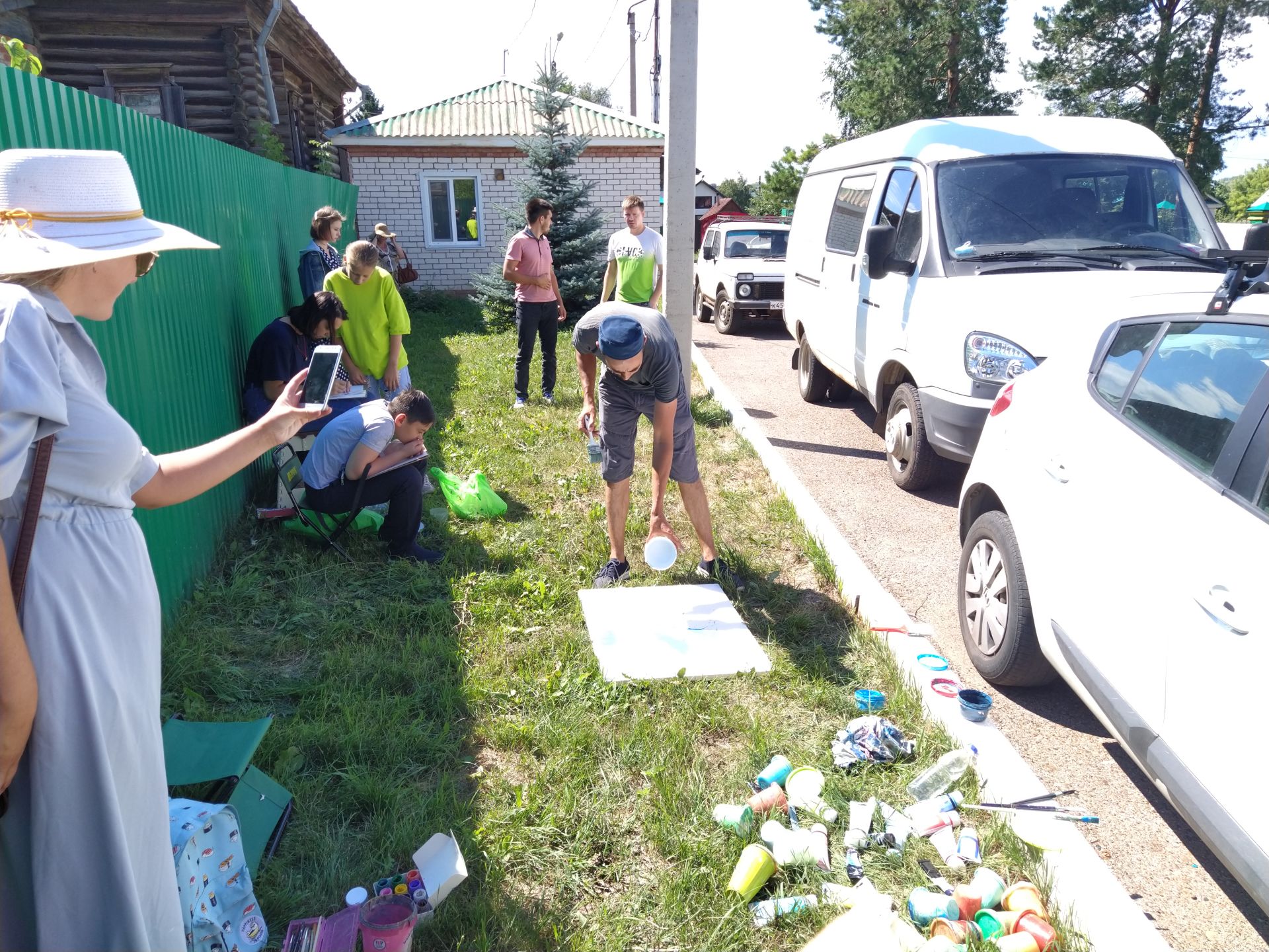 Казанский художник представил передвижную выставку в Чистополе