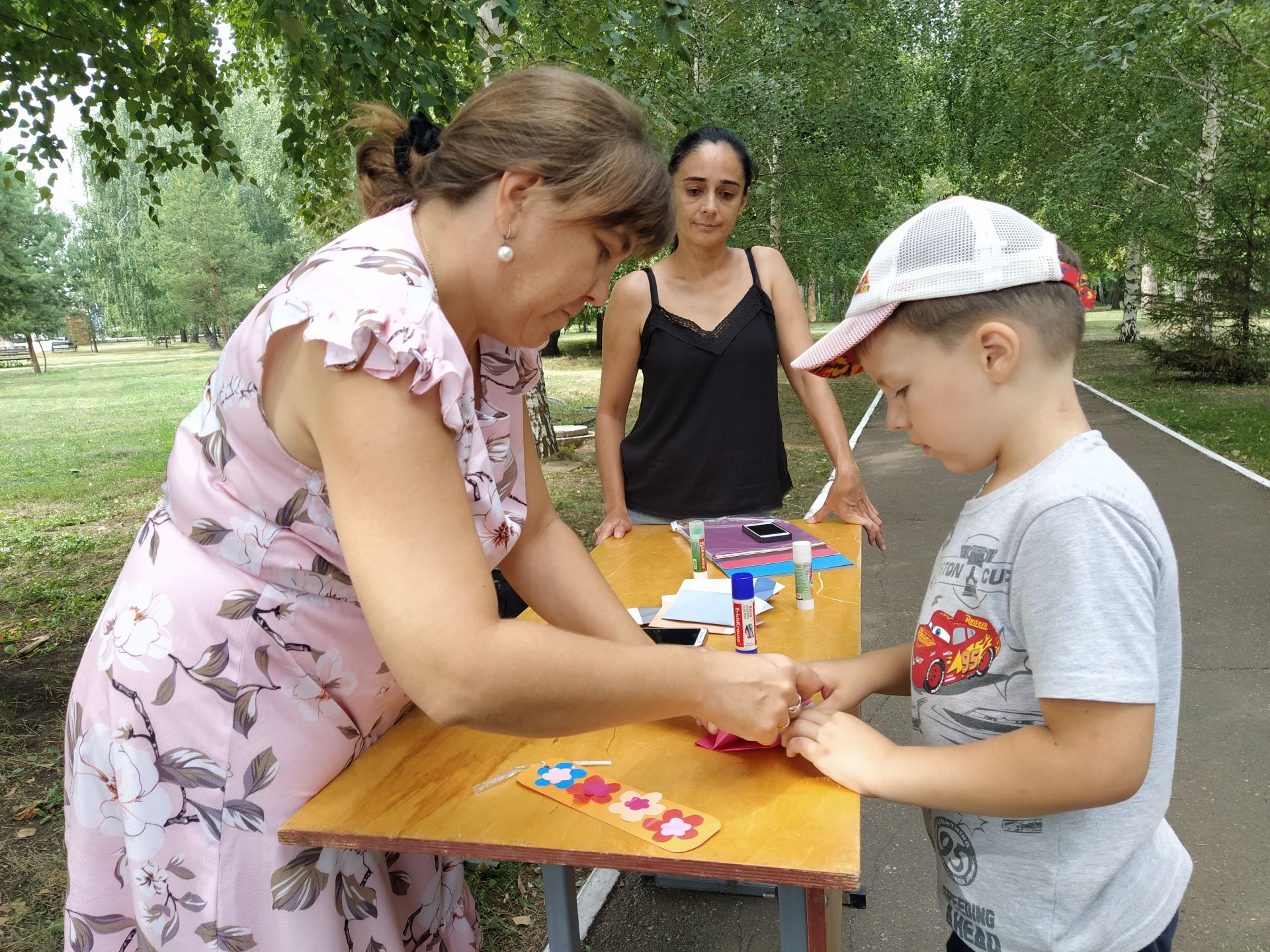 В Чистополе почти 70 первоклассников получили портфели