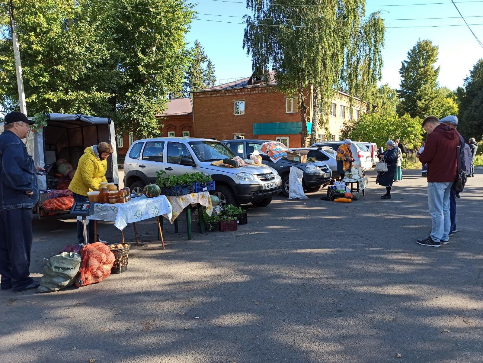 В Чистополе состоялись первые в этом году осенние сельскохозяйственные ярмарки (фоторепортаж)