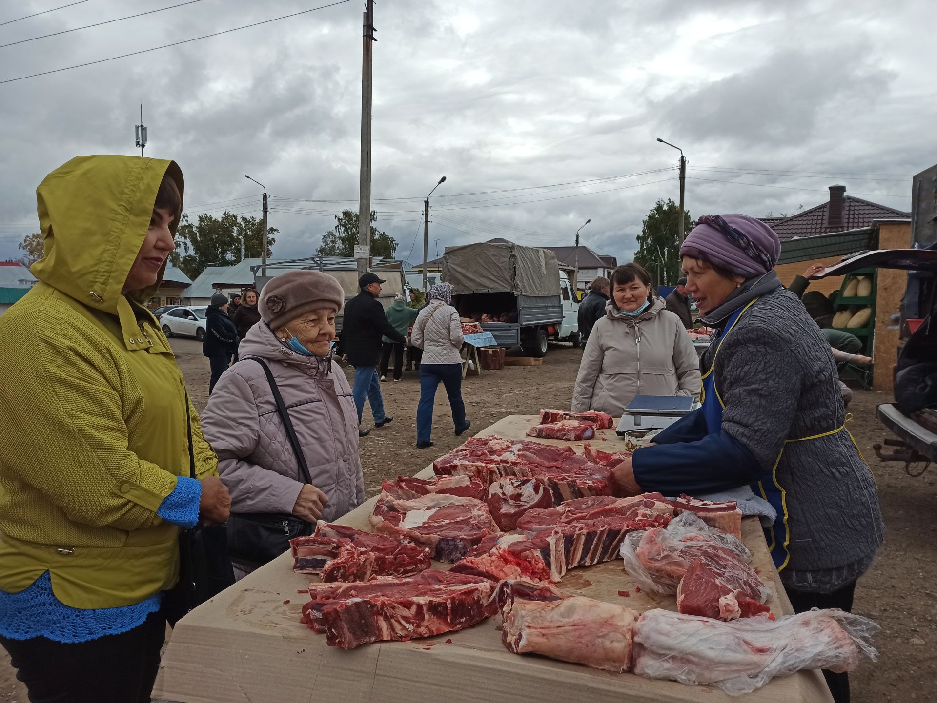 На сельхозярмарке в Чистополе особым спросом пользовались мясо и овощи