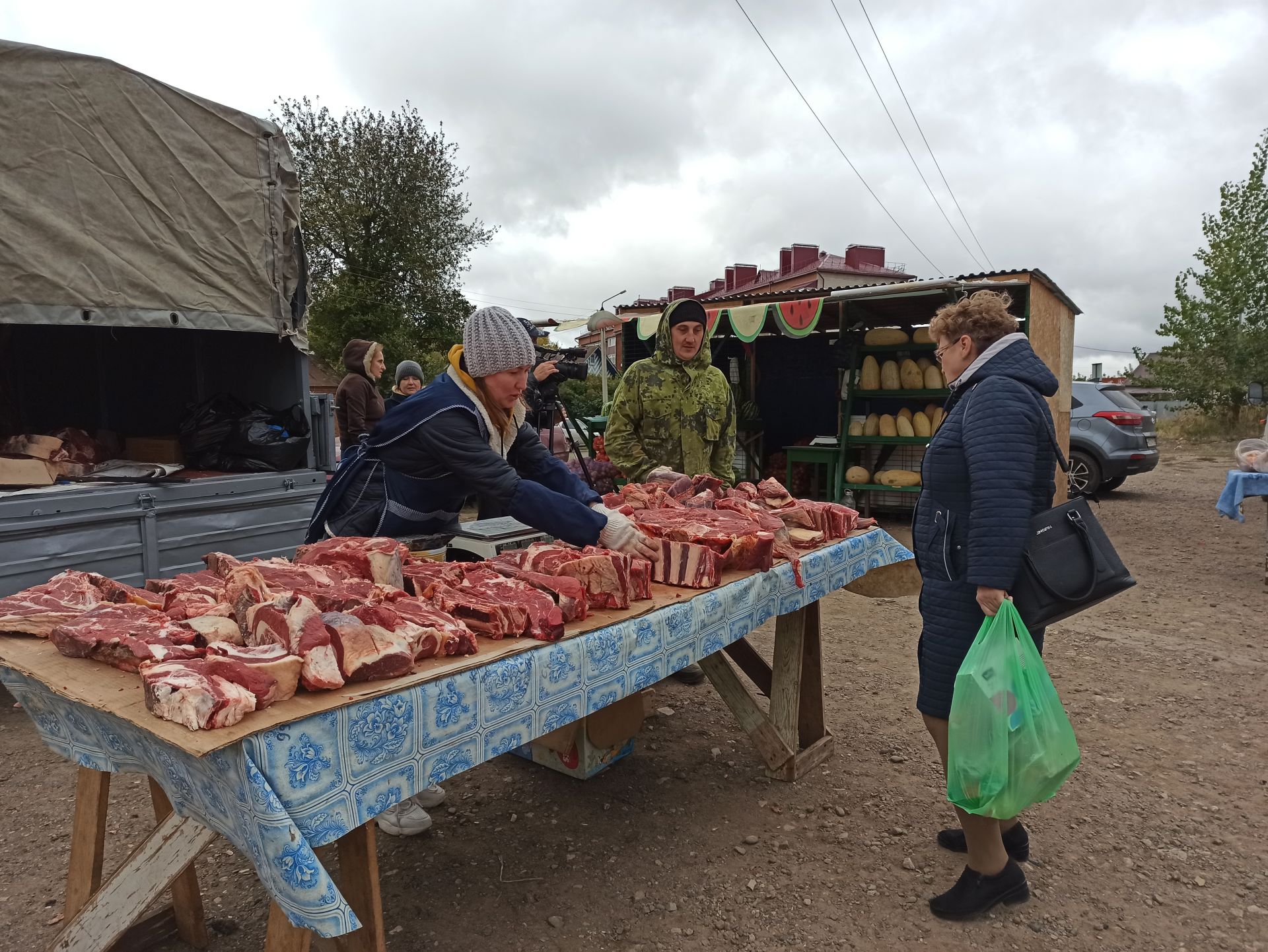 На сельхозярмарке в Чистополе особым спросом пользовались мясо и овощи